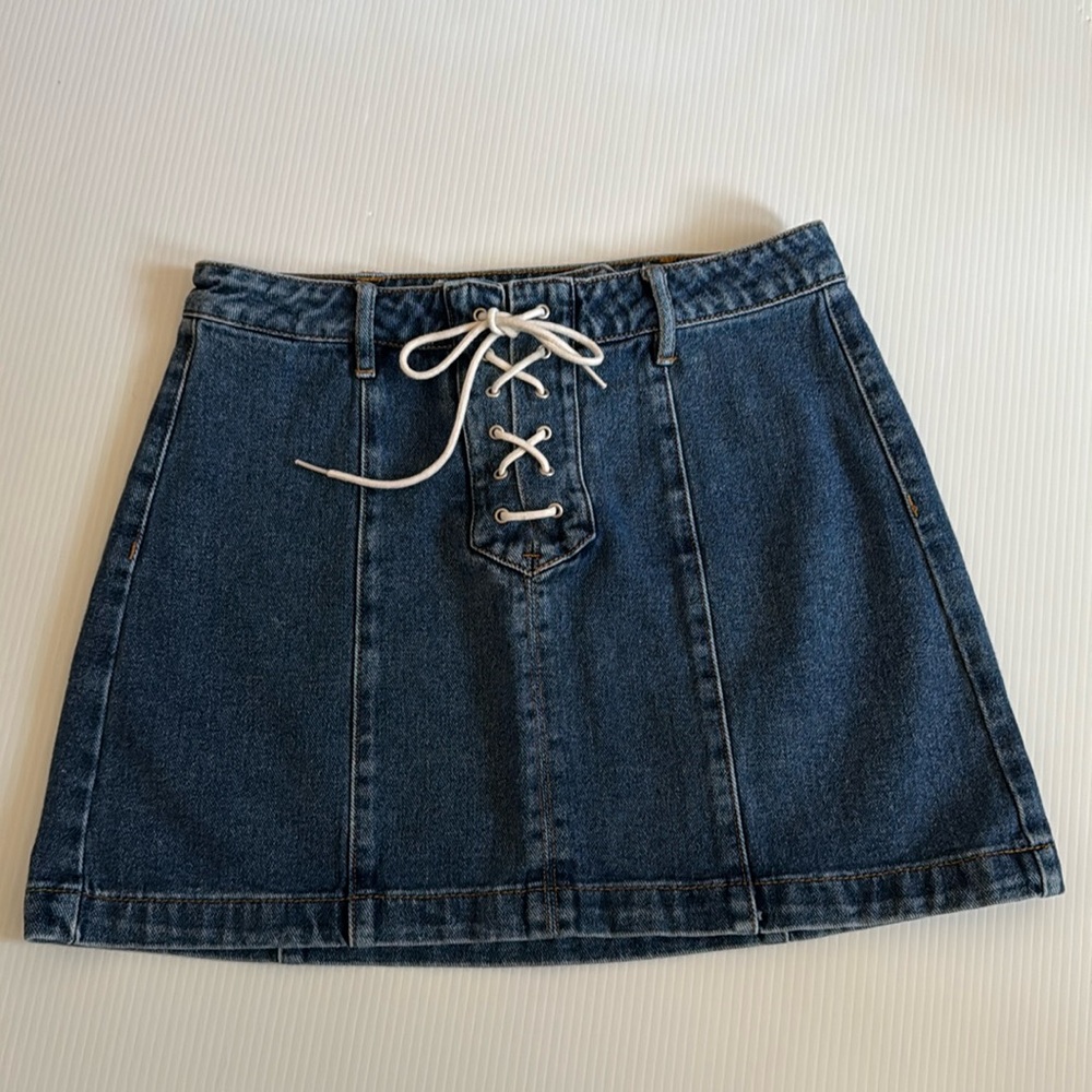 Kendall & Kylie front lace, blue jean, denim skirt, size 4